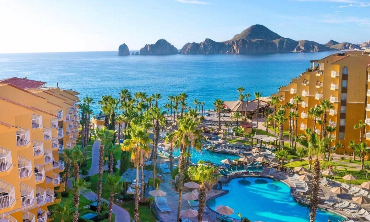 Los Cabos Resort | Sunny Cabo Getaway on Medano Beach