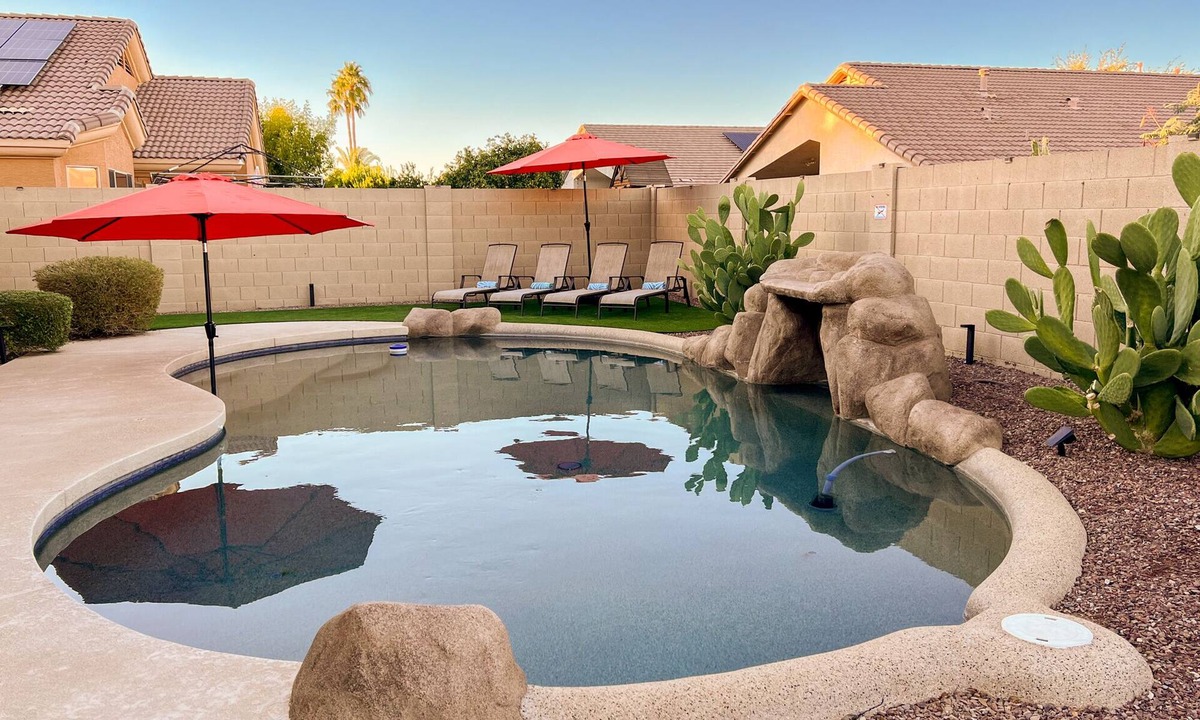 Dysart Cactus House | Sunny Desert Escape with Heated POOL! Near Spring Training, Stadium & Westgate
