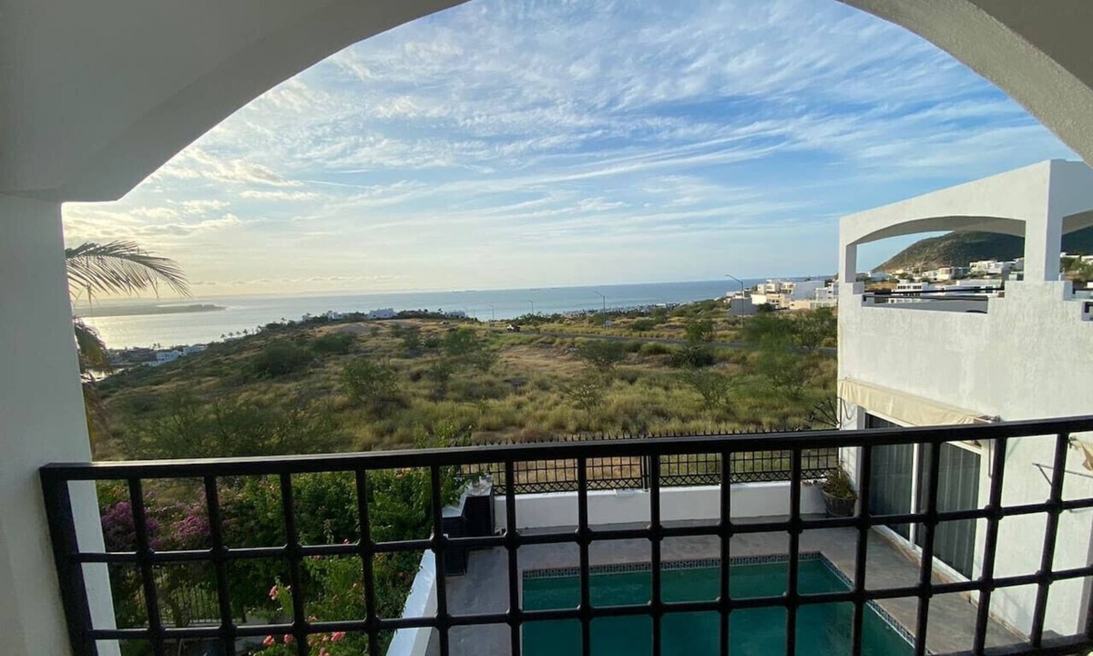 Lomas de Palmira House | Sunset Haven: Stunning Views