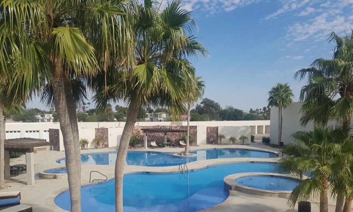 Benito Juarez Condo | Swimming pools, Gym and Basket Ball Court Caracoles A101