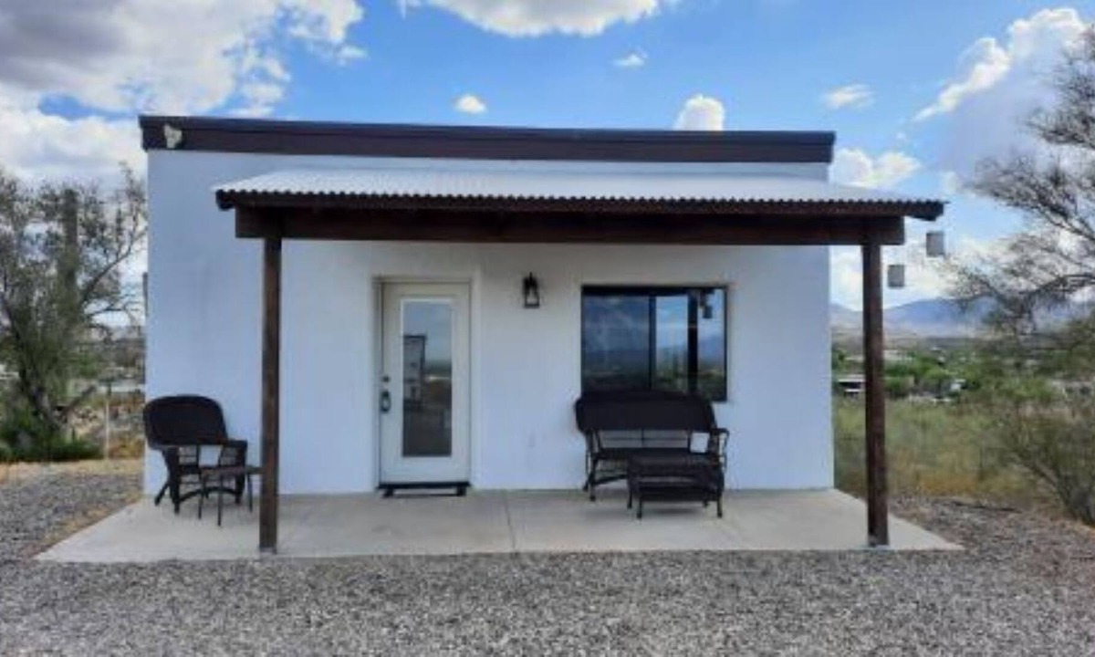 Tucson Apartment | Take it easy at this unique and tranquil casita. Wonderful skyline city views.