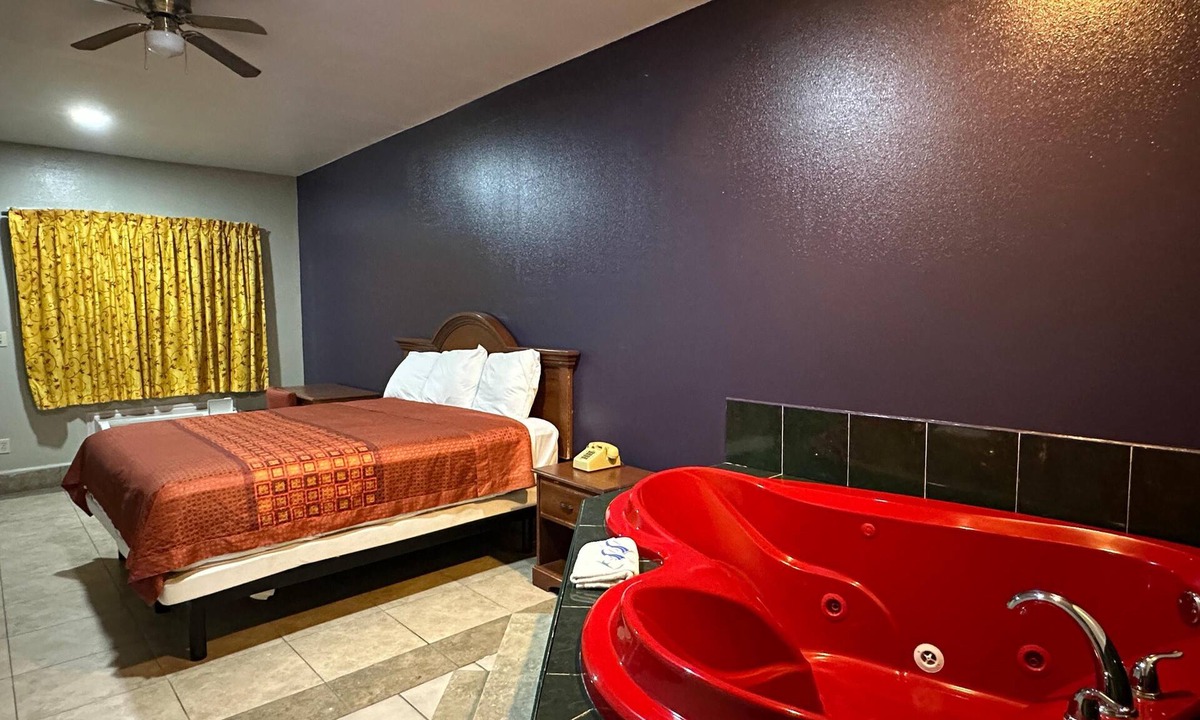Edinburg Hotel | Texas Inn and Suites RGV