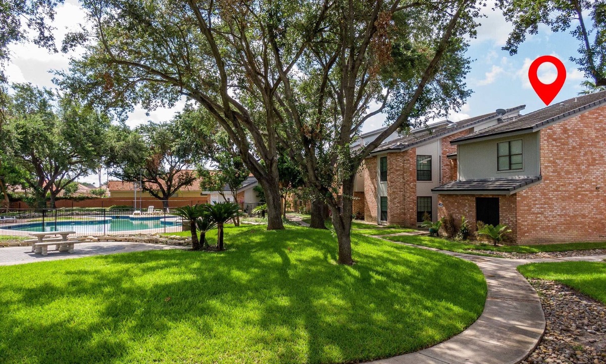 McAllen House | Texas-Sized Comfort w/Pool Near DHR- Sleeps 14