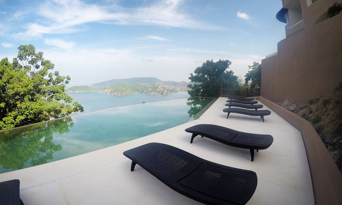 Playa Las Gatas Condo | The area’s highest point with unobstructed views of Playa Blanca & the Zihua Bay