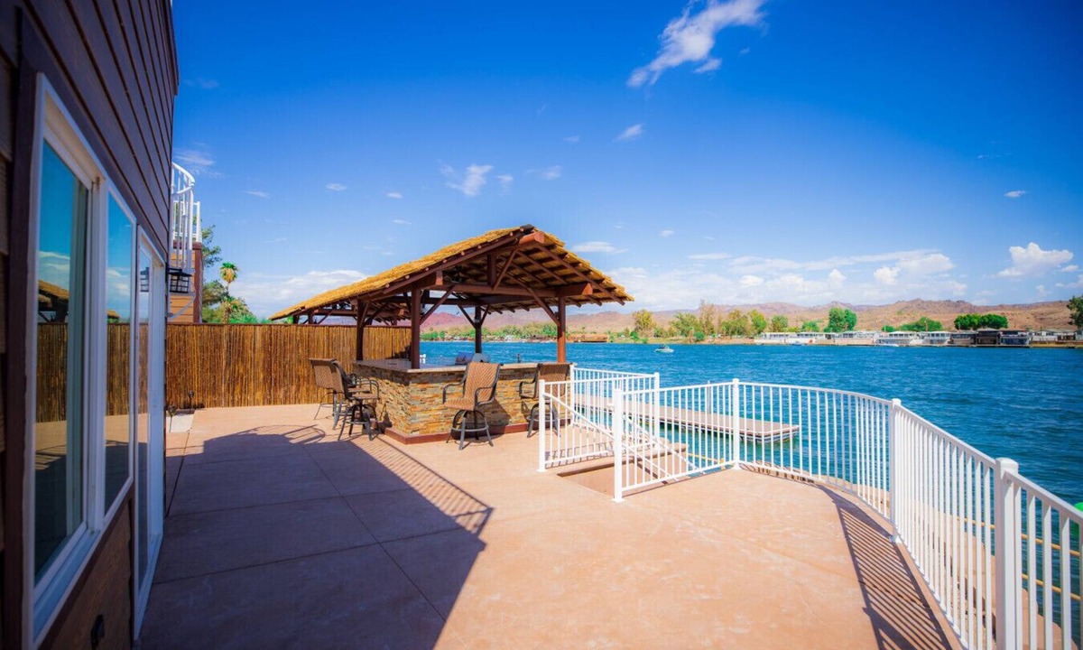 Parker Dam Villa | The Beachfront Villa 14