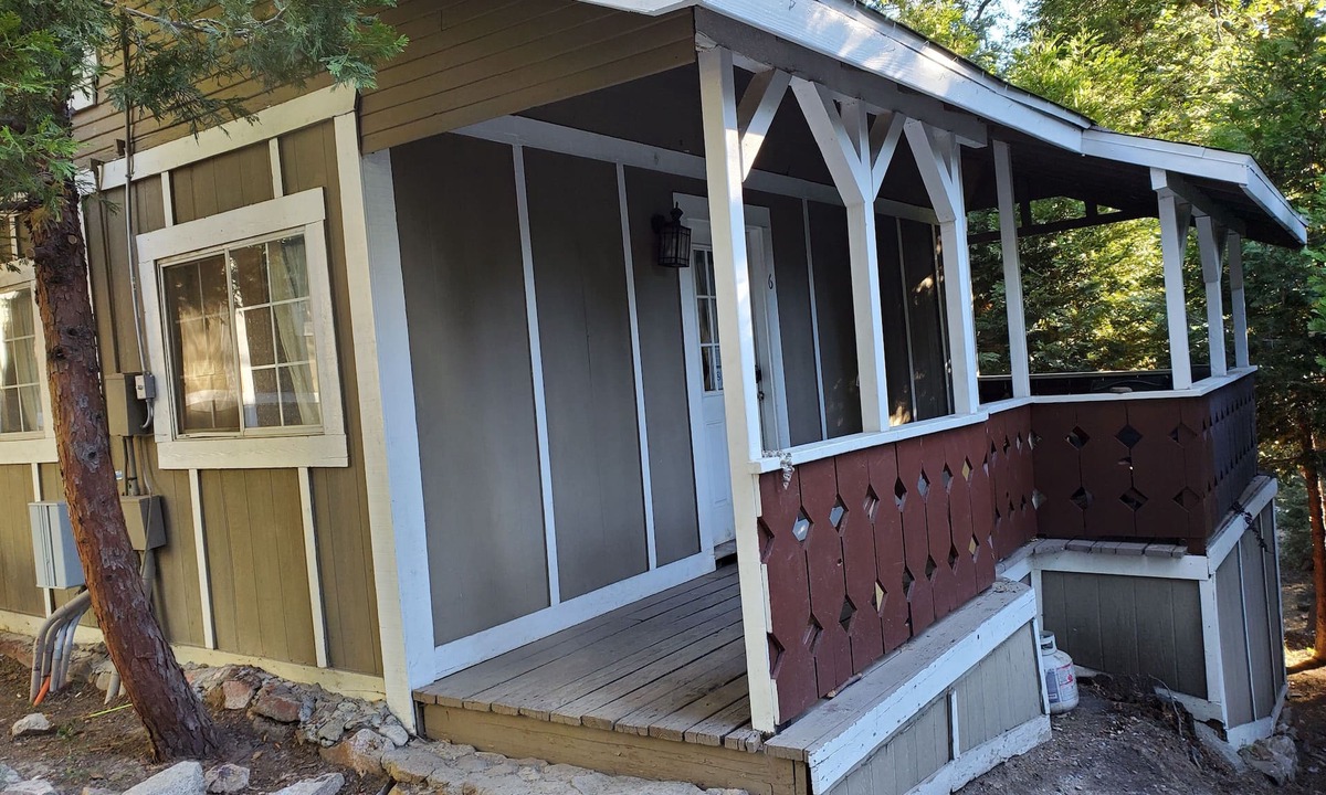 Twin Peaks Cabin | The Forest Perch at The Twin Peaks Lodge
