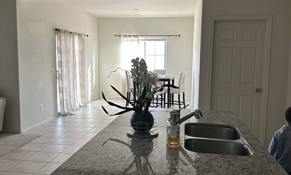 Tolleson House | The Mountain View Home