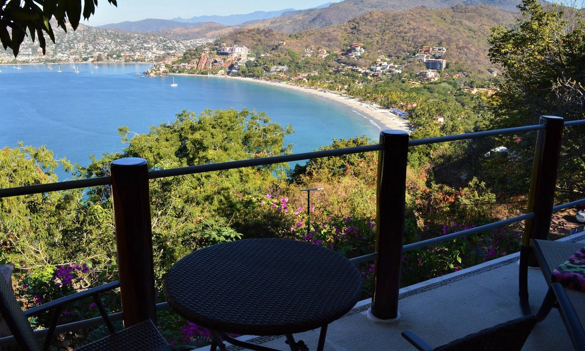 Playa Las Gatas House | The owners of sailing catamaran "Picante" bring you a slice of paradise