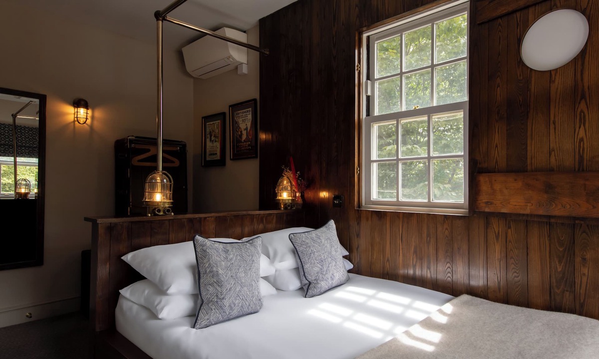 Peninsula Hotel | The Pilot