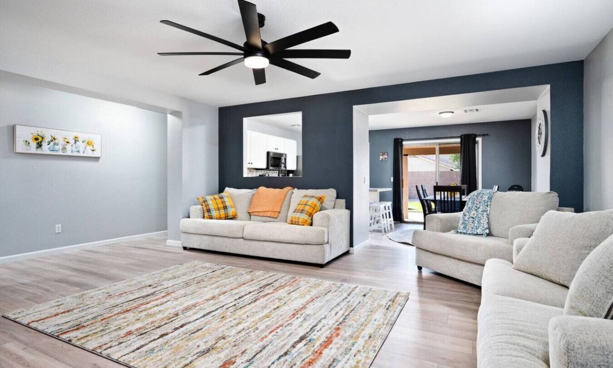 West Point Towne Center House | The Sunflower House Pet Friendly