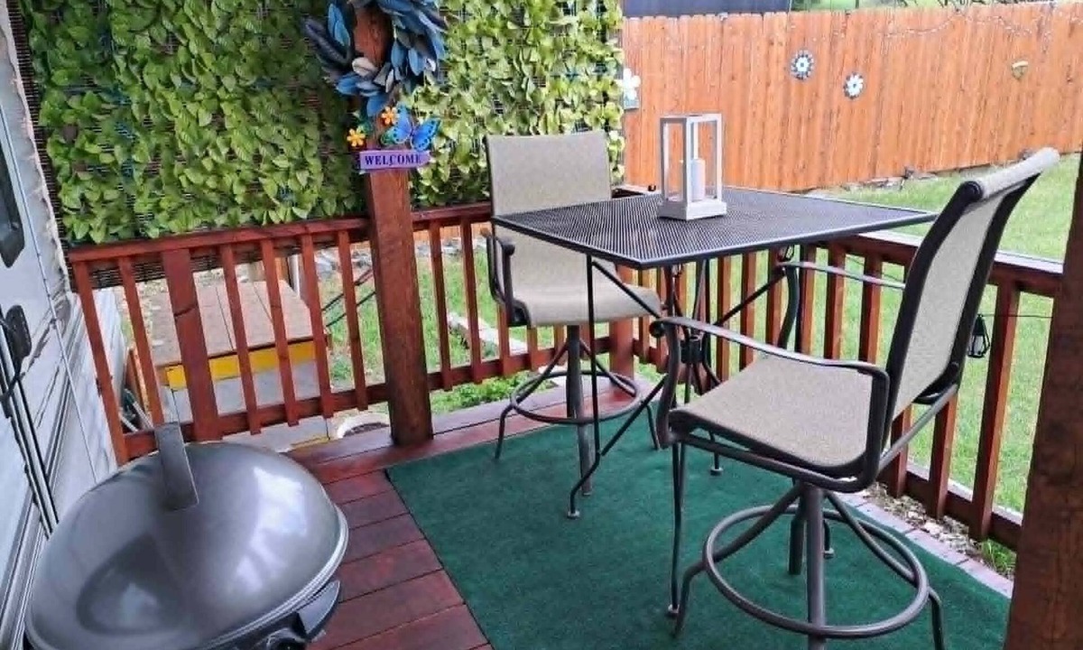 Eureka House | The Sunshine Getaway is the perfect place to relax in small town Eureka, MT!