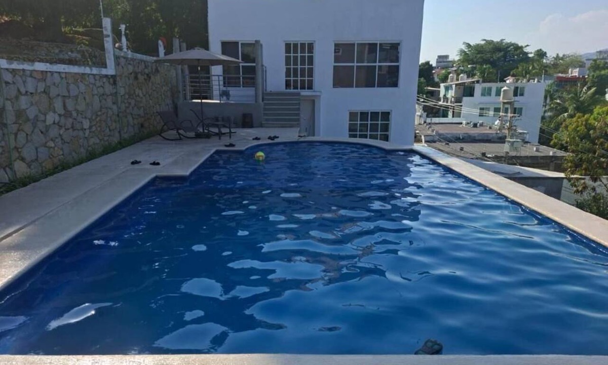 Caleta Hotel | Tonys Place