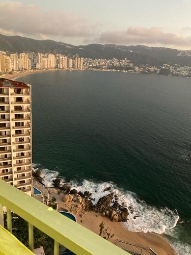Costera Acapulco Apartment | Torres gemelas condo vista al mar