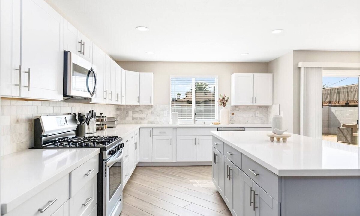 New Papago Parkway House | Tranquil Modern Getaway-Heated Pool Near Old Town w/Billiards Table