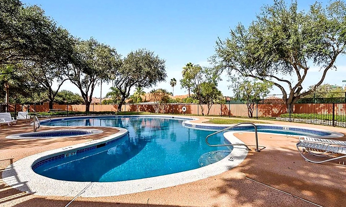 McAllen House | Tranquil Travel Nurse Base, 3BR 4BA, Pet Friendly, No- Chores