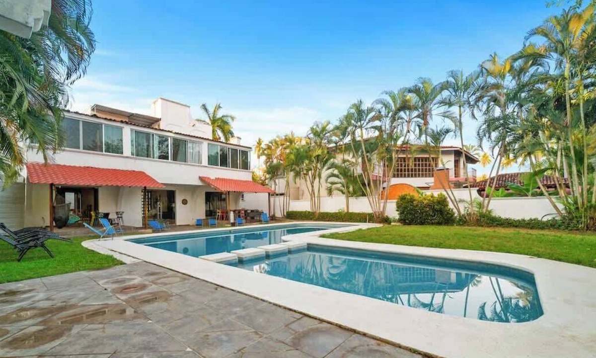 Ixtapa House | Tranquilo - Private Pool, Near Beach, Sleeps 16!