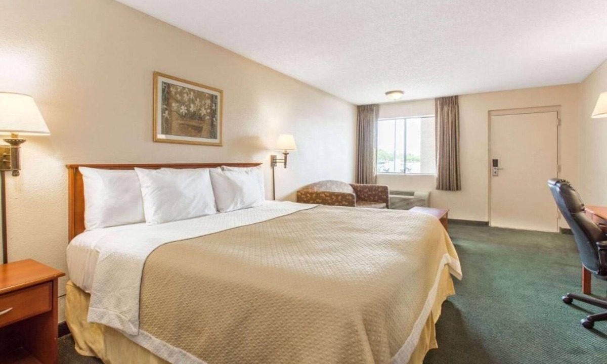 East Mesa Hotel | Travel Inn