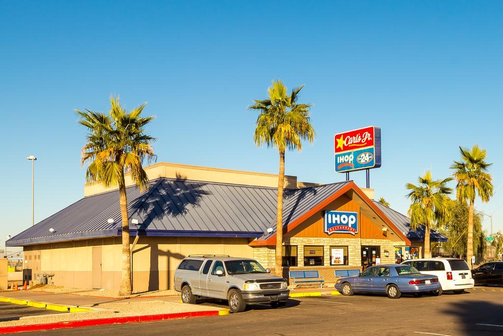 Estrella Hotel | Travelers Inn - Phoenix