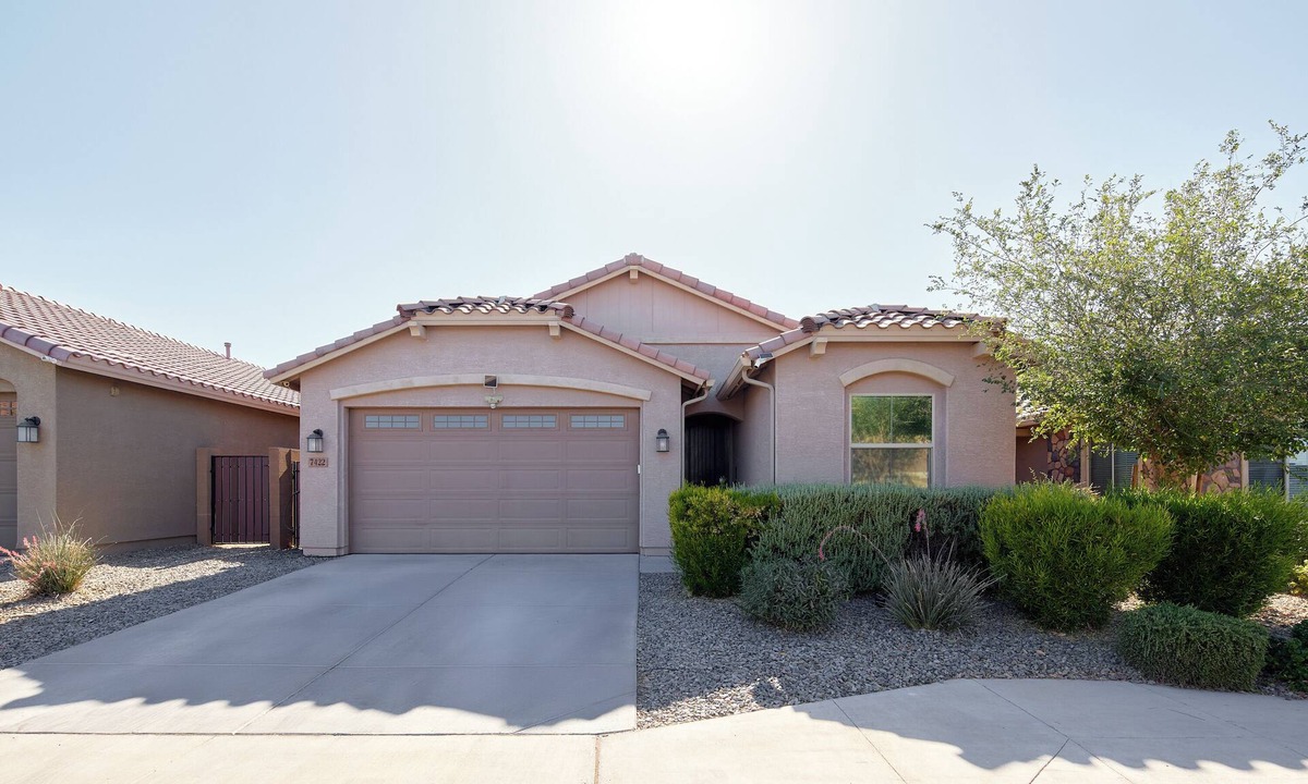 South Mountain House | Tremendous 5-bedroom Modern Desert Retreat Near Airport and Downtown