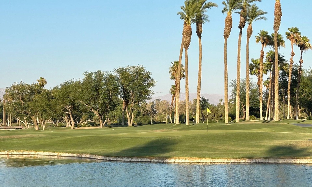 Desert Palms House | Two bedroom two bath townhome in Sun City PalmDesert California