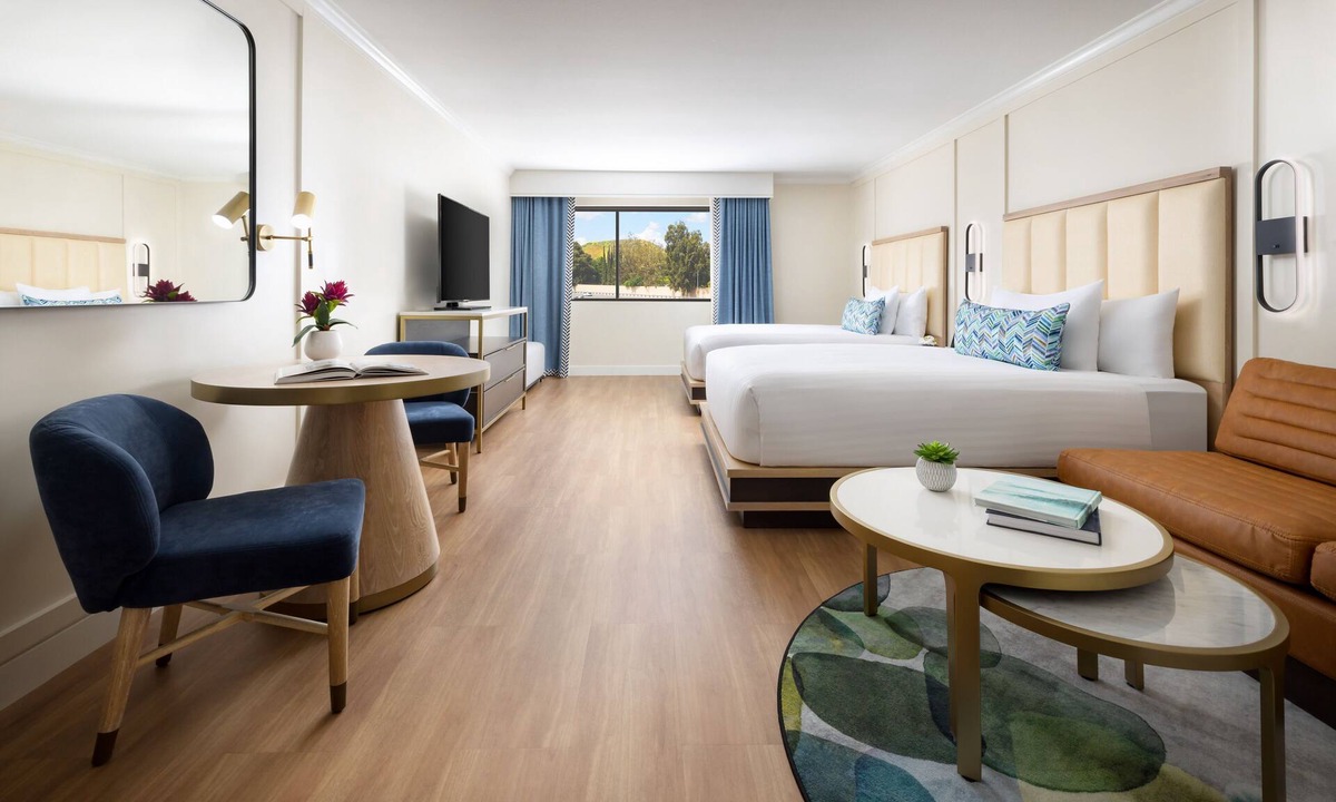 Calabasas Hotel | Two Queen Standard, The Anza A Calabasas Hotel, Pool, Close to Van Nuys, 3 Units