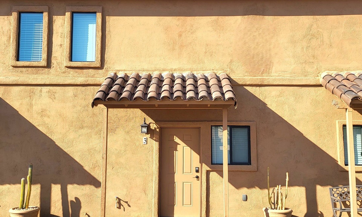 Limberlost House | "Two-Story Townhome Newly Renovated One-Bedroom Getaway Awaits Your Stay!"