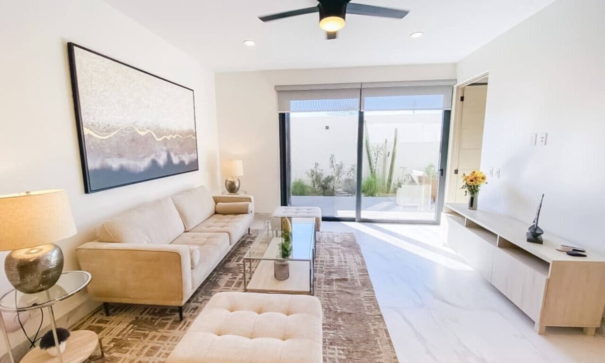 El Tezal Condo | Unbeatable location 2BD 2BTH Walking distance to Medano.