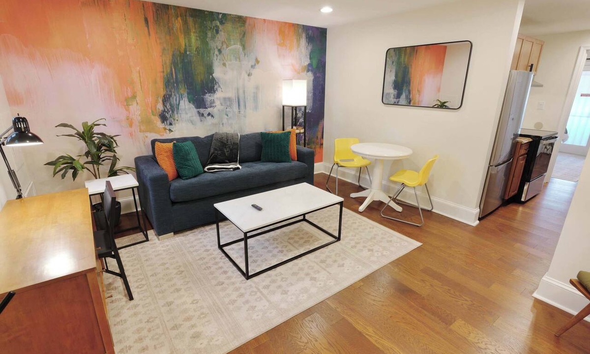 Stanton Park Apartment | Union Hub - Steps 2 Station, Mall, with Parking