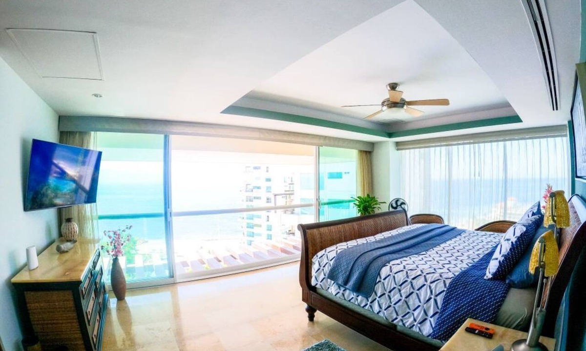 Isla Iguana Condo | Unwind in style-Your Luxury Vacation Penthouse in Puerto Vallarta,MX!