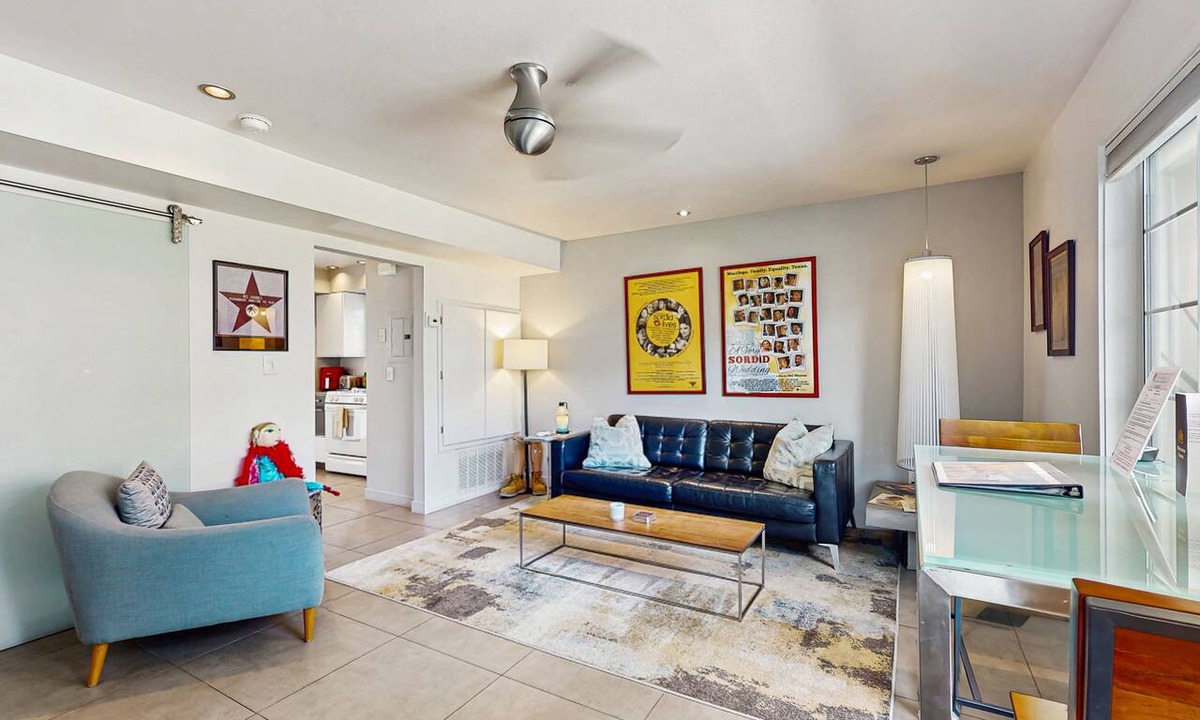 Old Las Palmas Apartment | Updated modern condo w/shared pool & mountain views - near downtown