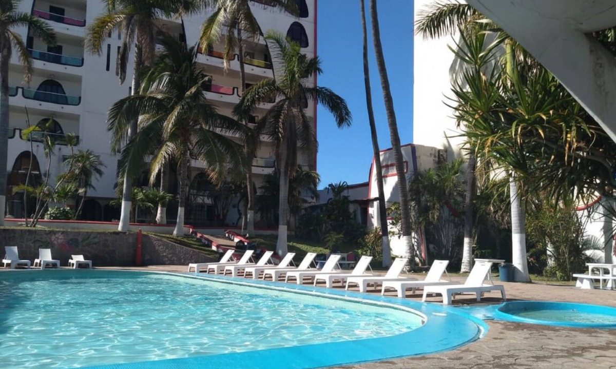 Mazatlan Hotel | Urban Escape: Affordable Room for Friends, Family, or Solo Travelers