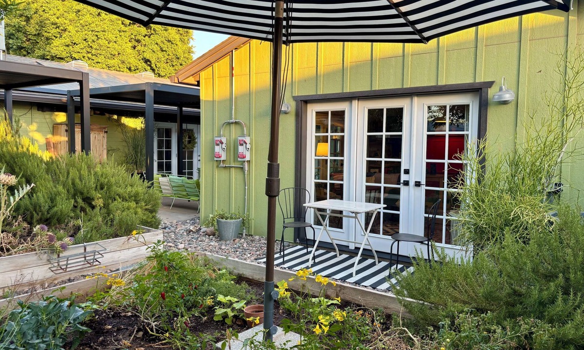 Encanto Estates House | Urban Green House The Garden House