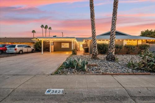 Healy's Dutchtown Apartment | Vacation House! 6BR, FREE Heated Pool, Arcade & Hot Tub