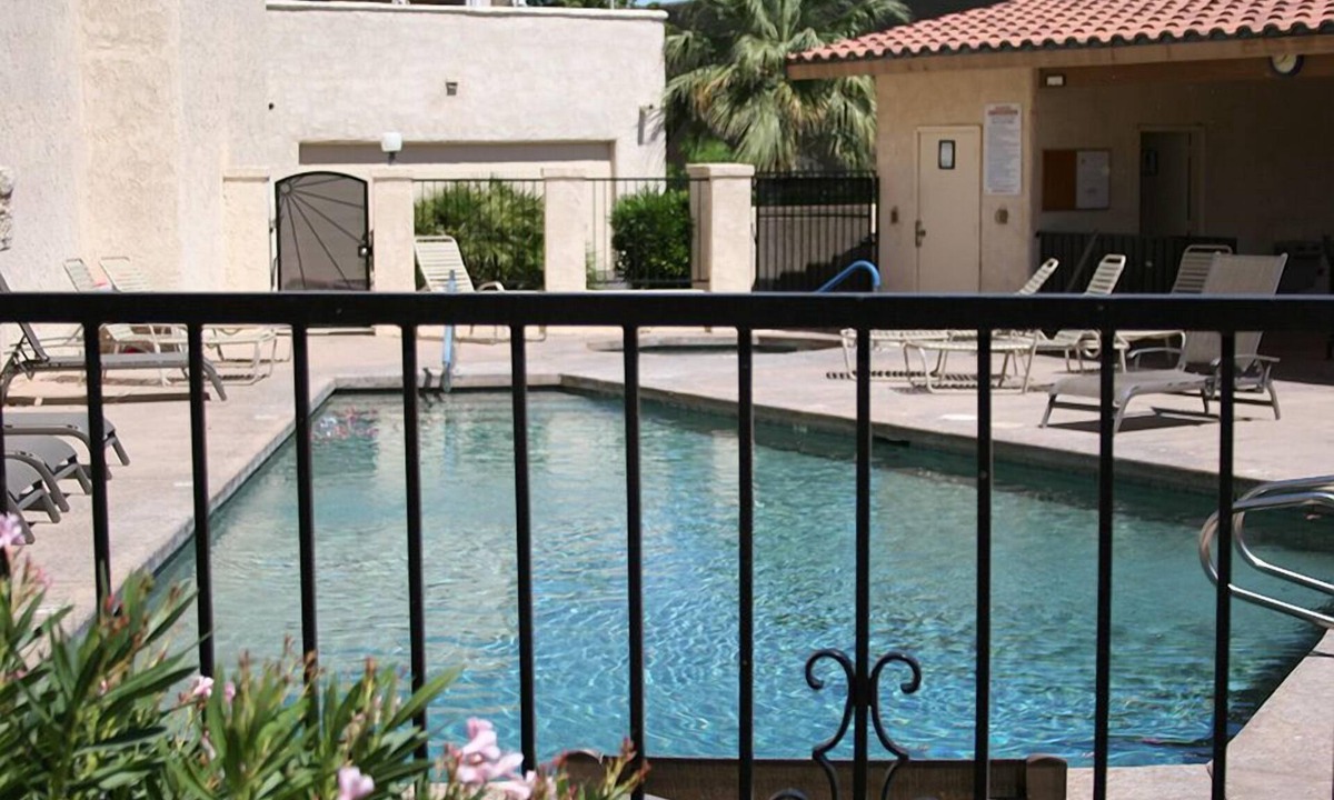 Nautical Estates House | Vacation Paradise with Nearby Jet Ski, Boating, Swimming in the Arizona Sun!