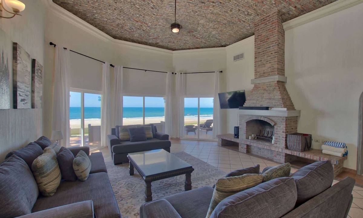 Ferrocarrilera House | Villa 02, Beachfront Las Palmas Resort