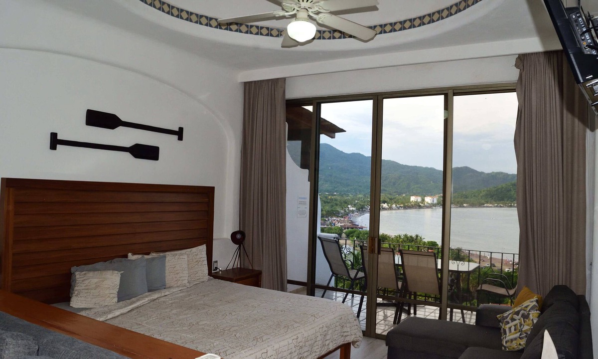 Manzanillo Villa | villa in manzanillo whith ocean view next to hiking trail
