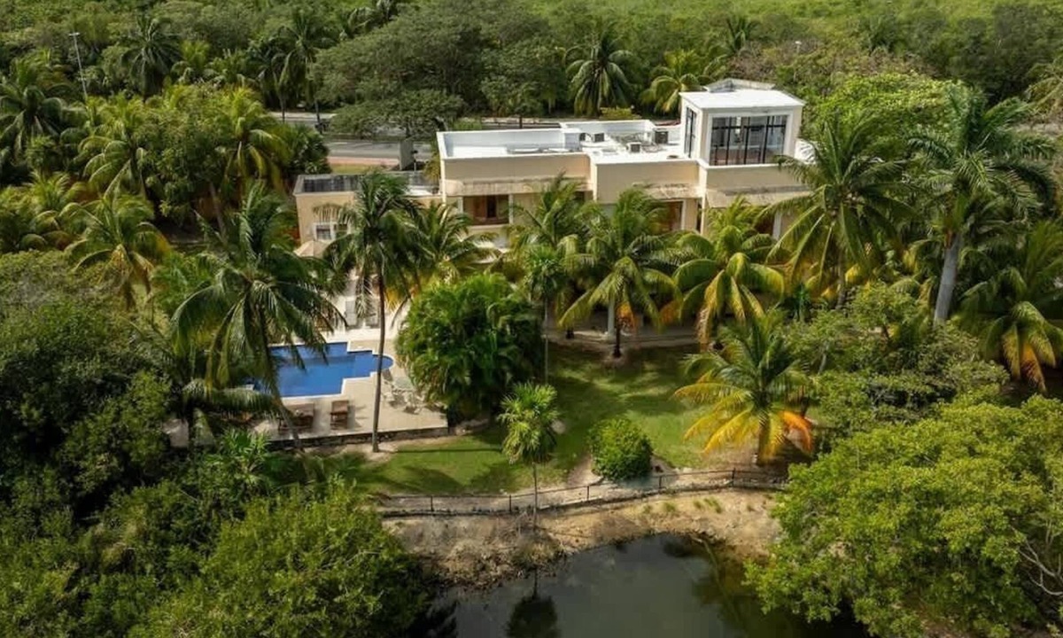 Zona Hotelera Villa | Villa Laguna del Mar | 5BR | Waterfront & Private