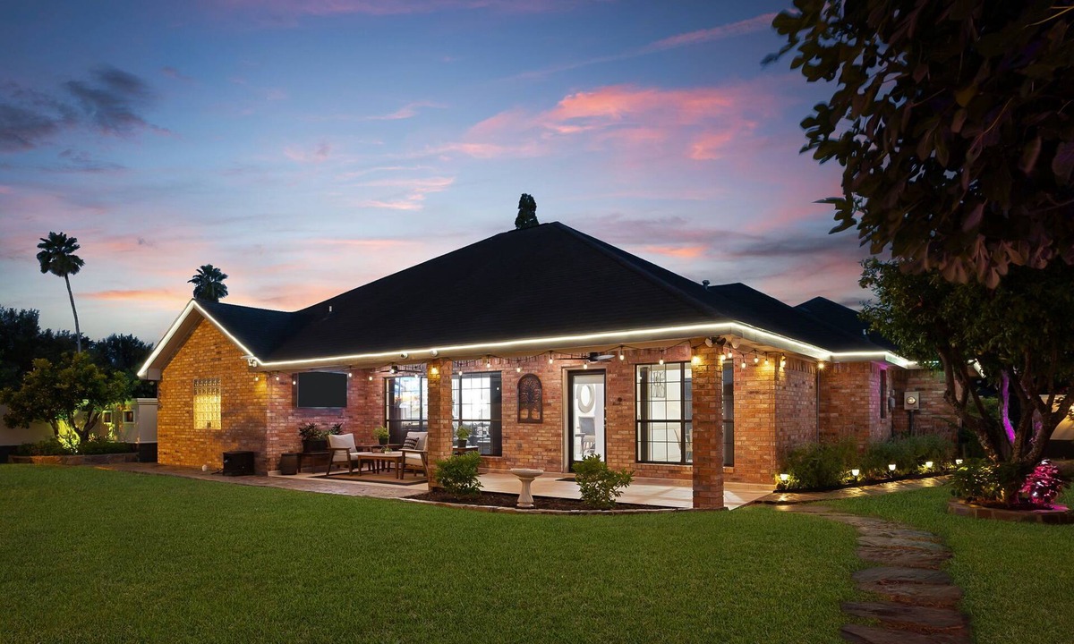 McAllen House | Villa Mani ‒ Comfortable McAllen Retreat for Professionals & Families