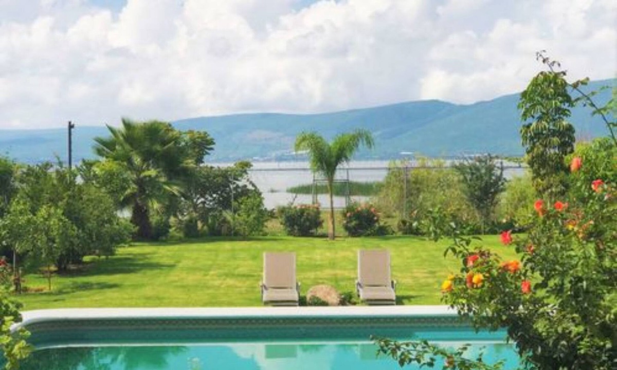Jocotepec House | Villa Meli 2 by Kivoya