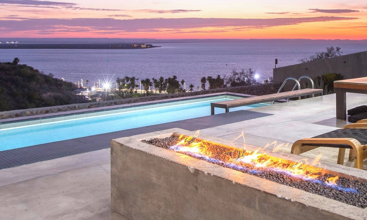 La Paz Villa | Villa Wellmina - Stunning Sunsets & Relaxing Poolside Vibes!