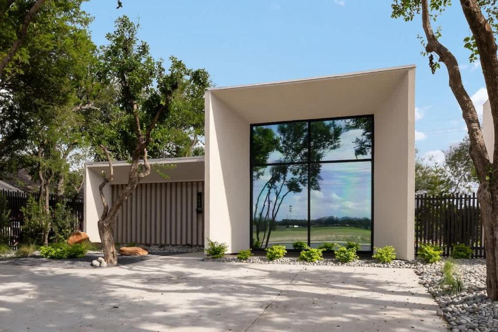 McAllen House | Wabi-Sabi Family Home