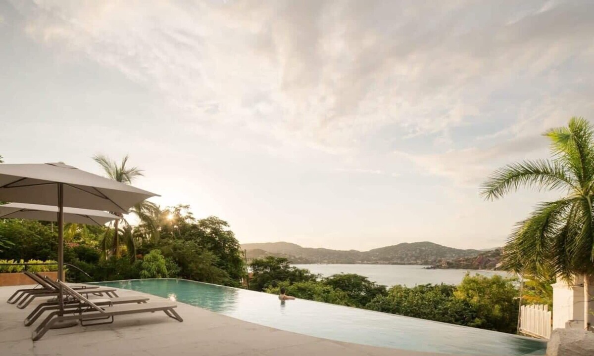 Playa Las Gatas Apartment | WALK to Beach - Luxury 2 bed 2 bath at Armadillo