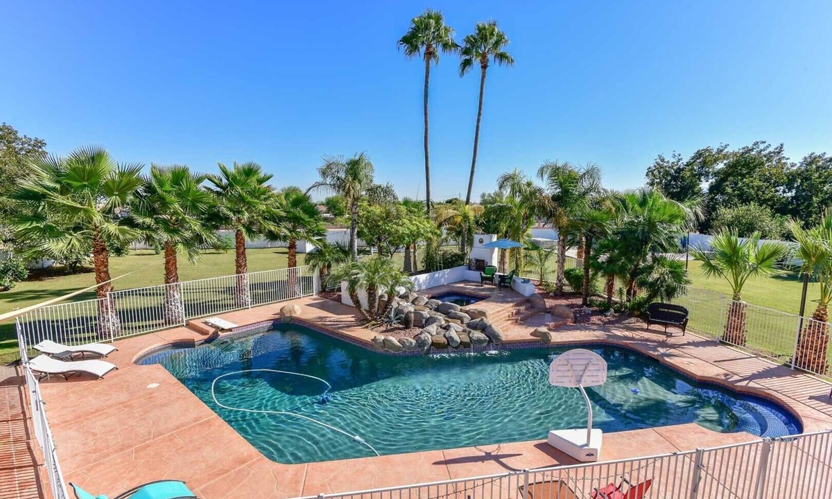Maryvale Village House | WALK TO LA-WHITE SOX SP TRAINING 5MN DRIVE 2 STADIUM 1AC YARD +4Ksq ft HOME