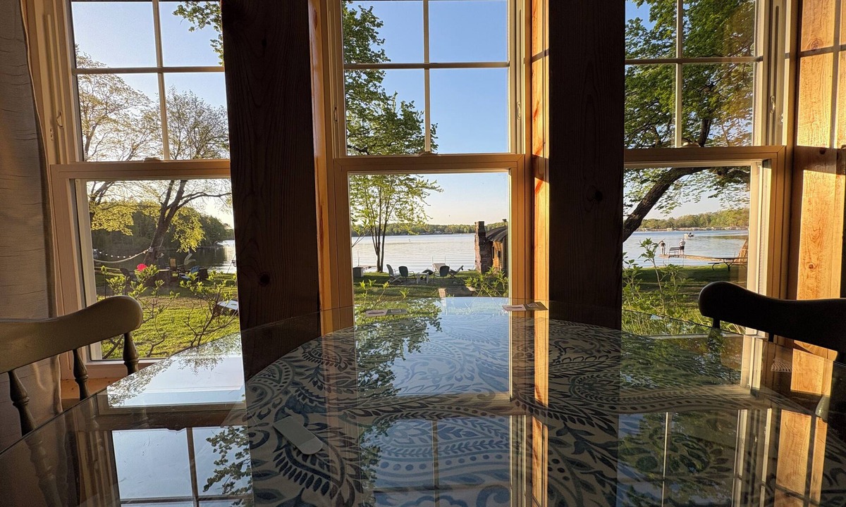 South Haven Cabin | Waterfront Cabin w/Dock Access, Fishing & Kayaks Beach Retreat - Cabin 3