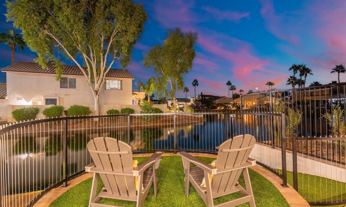 Fox Crossing House | Waterfront home w/FREE heated pool in charming Chandler