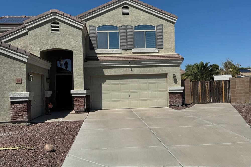 Casa Grande House | Welcome to Casa DeAgoro, a beautiful house to rent in a quiet neighborhood.