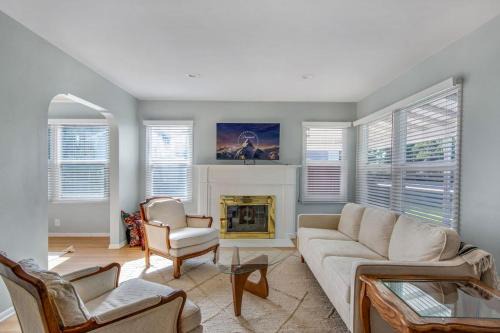 Riverside House | Welcome To Riverside - Spacious, Cozy, Central