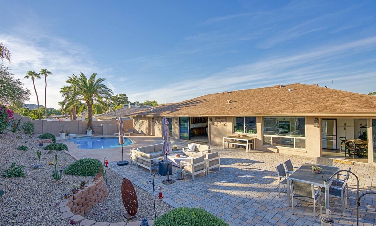Sierra Bonita House | WELCOME TO YOUR ELEGANT OASIS AWAY FROM HOME!