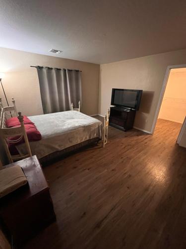 Sheely Farms House | West Phoenix Value Room 5 Bennet