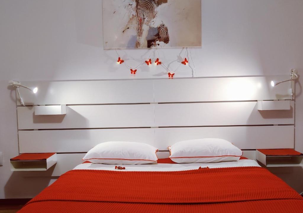 Popesti-Leordeni Apartment | WhiteHouse